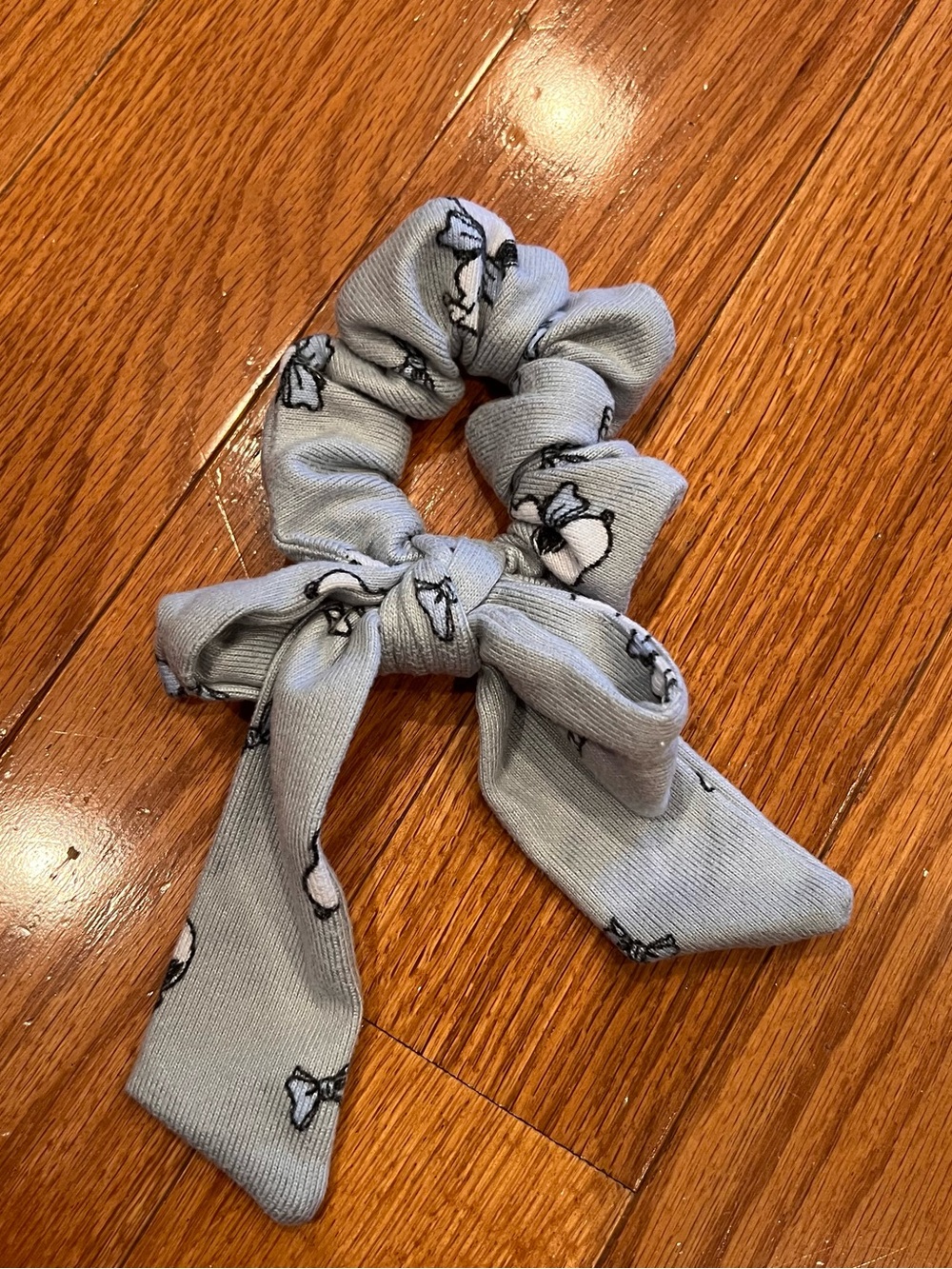 American Eagle Outfitters AE Snoopy Hair Bow Scrunchie